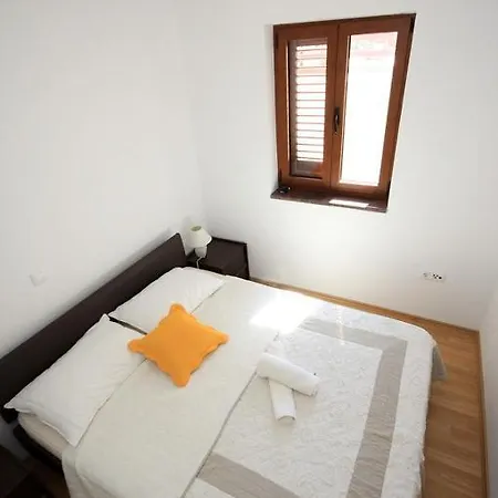 Orada Apartment Molat