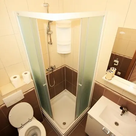 Orada Apartment *